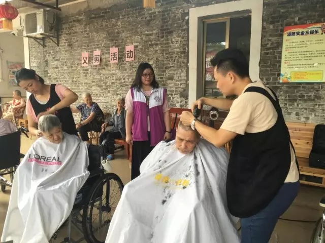 【龙凤街社工站】看过来！有一个消暑的秘诀告诉你