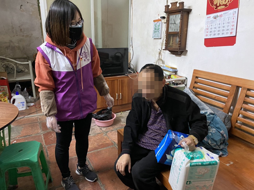 广爱社工助攻社区疫情防控，落实打好两场战