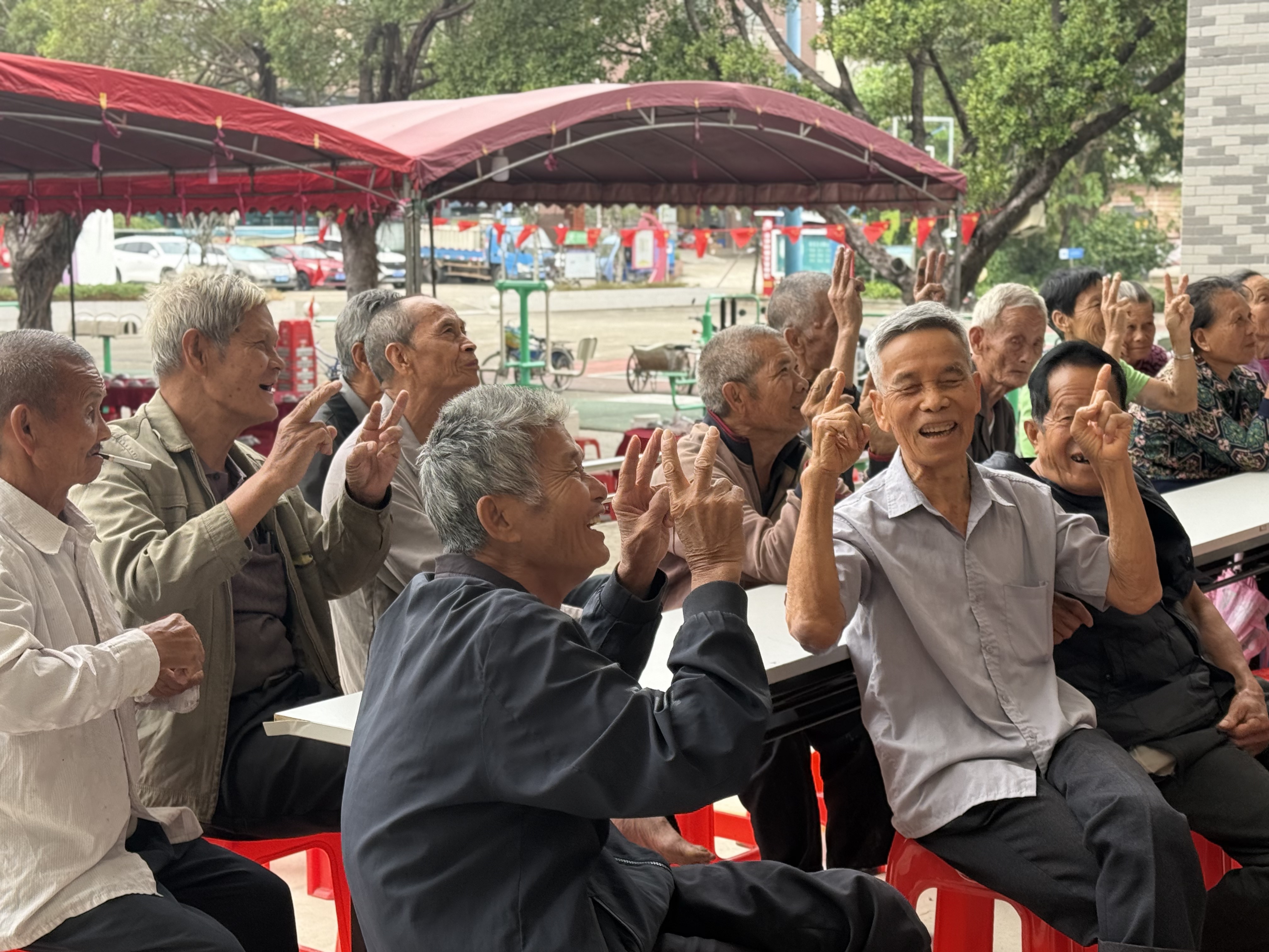 【红棉惠爱】以“红棉惠爱”之暖，护航“银龄”安康